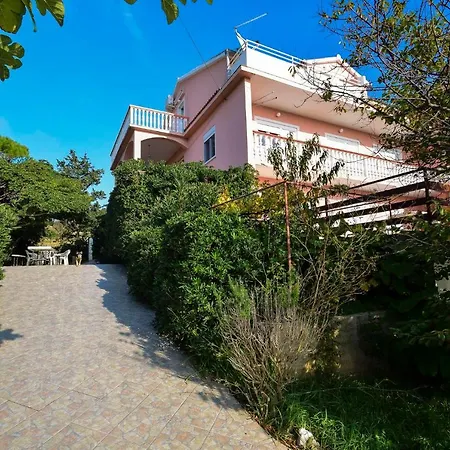 Komadina 1242 Apartmán *