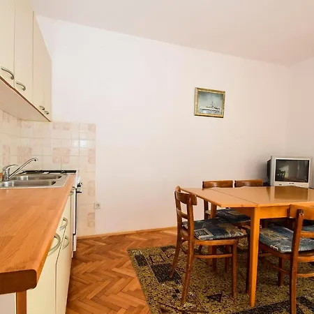 Komadina 1242 Apartment Vlasici