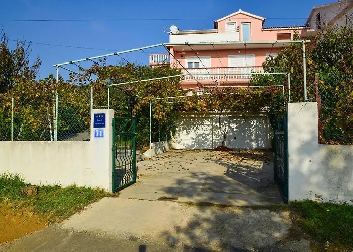 Komadina 1242 Apartman Vlasici