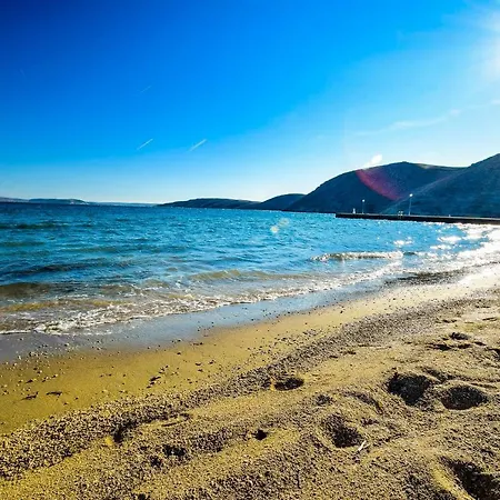 アパート Komadina 1242