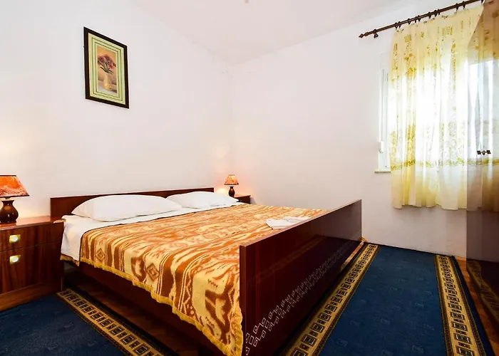 アパート Komadina 1242